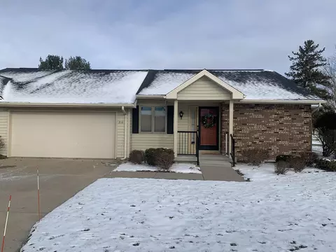 210 Peachwood, Mount Pleasant, MI 48858
