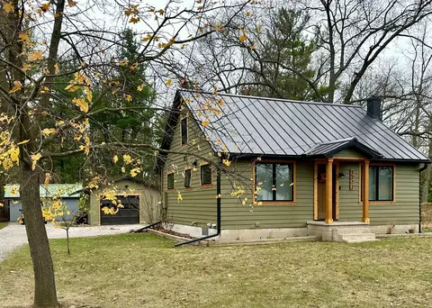 1212 Oakland, Traverse City, MI 49686