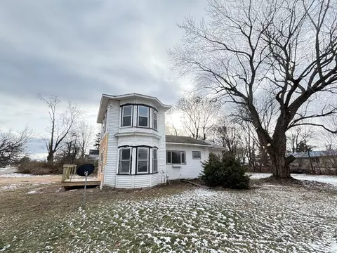 8136 Washington, Winn, MI 48896