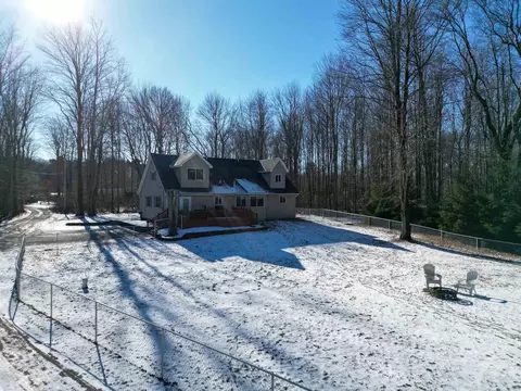 Exterior - 2877 Yoder, Midland, MI 48640 photo 5 of 6