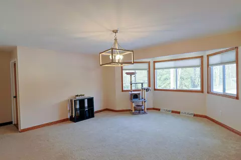Living - 2877 Yoder, Midland, MI 48640 photo 3 of 3