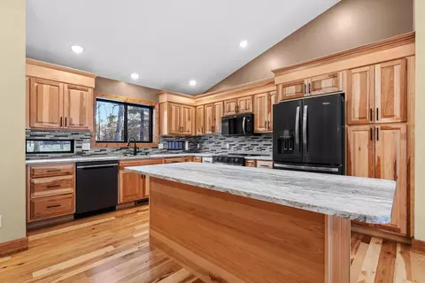 108 Rolling Oak, Roscommon, MI 48653 photo 3