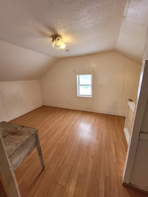 Bedroom - 905 E Arcada, Ithaca, MI 48847 photo 4 of 5