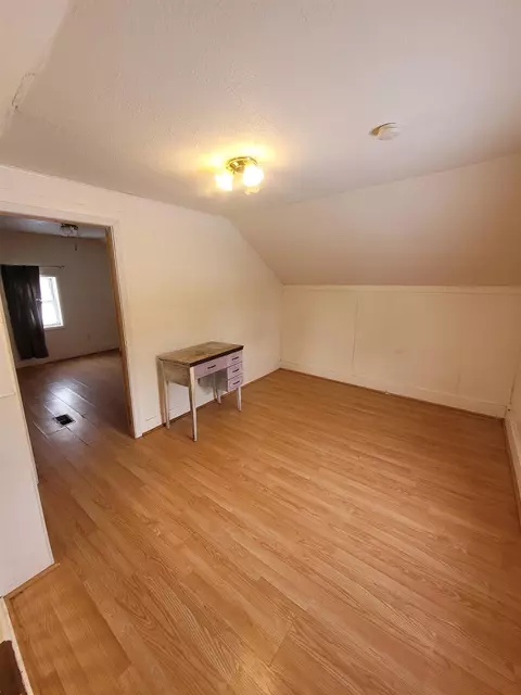 Bedroom - 905 E Arcada, Ithaca, MI 48847 photo 2 of 5