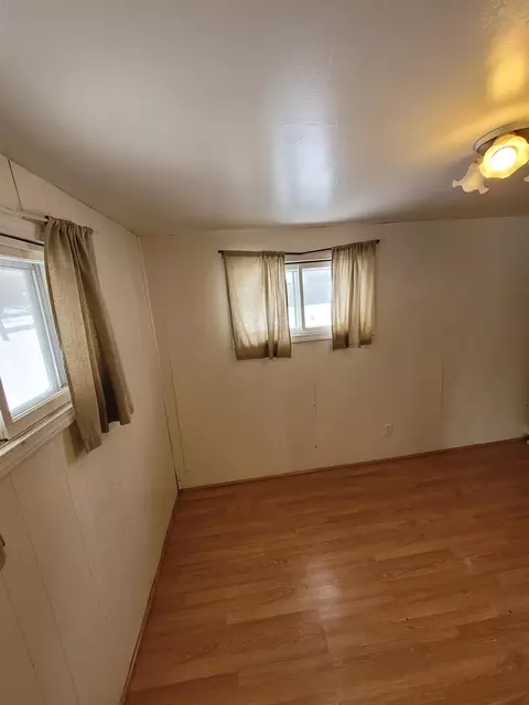 Bedroom - 905 E Arcada, Ithaca, MI 48847 photo 1 of 5