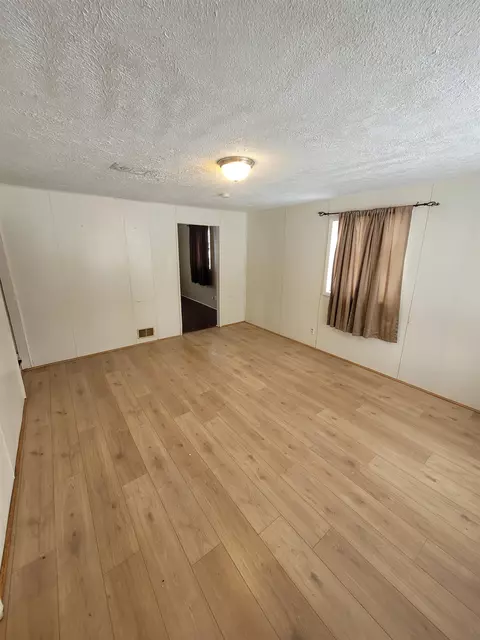 Living - 905 E Arcada, Ithaca, MI 48847 photo 1 of 3