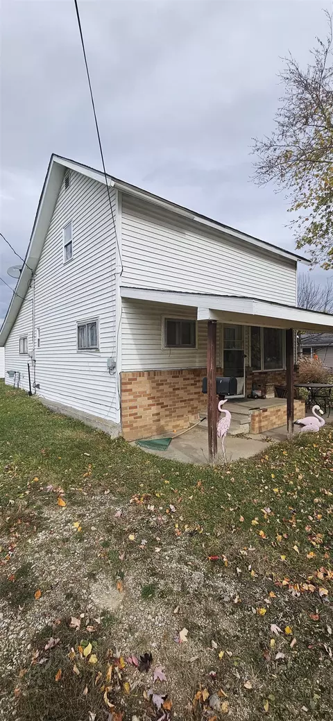 Exterior - 905 E Arcada, Ithaca, MI 48847 photo 1 of 5