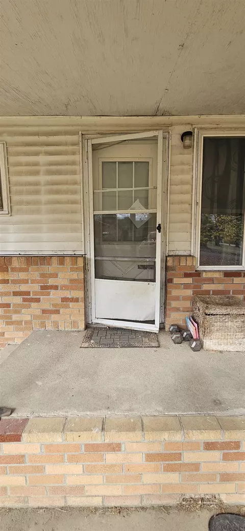 Exterior - 905 E Arcada, Ithaca, MI 48847 photo 5 of 5