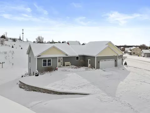 7396 Briar Rdg, Traverse City, MI 49685