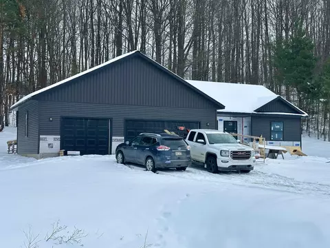 1122 Farmington, Traverse City, MI 49696