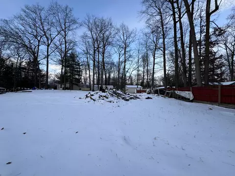 5330 Pointview, Harrison, MI 48625 photo 2