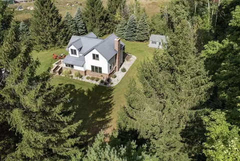 4153 E Hohnke, Cedar, MI 49621
