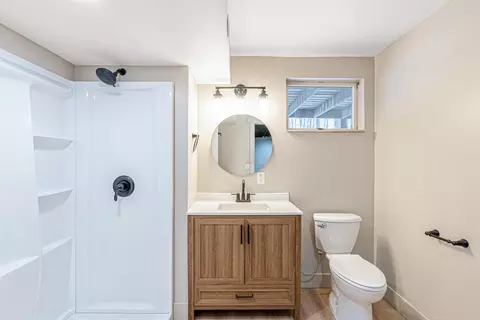 Bath - 828 E Sullivan Woods, Cedar, MI 49621 photo 4 of 5