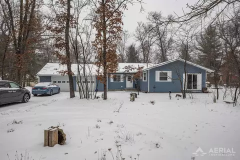 6390 S Forest Lk, Alger, MI 48610
