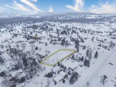 3856 Paddock, Traverse City, MI 49685