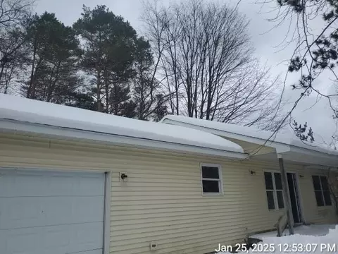 556 Crystal, Frankfort, MI 49635