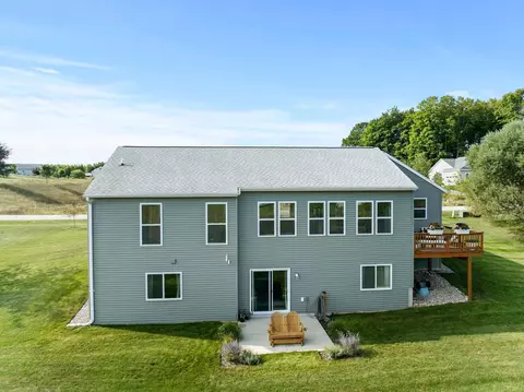 7556 E Mdws, Cedar, MI 49621 photo 5