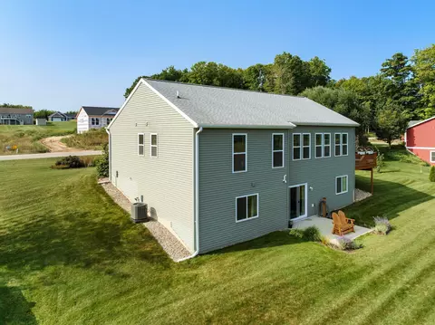 7556 E Mdws, Cedar, MI 49621 photo 6