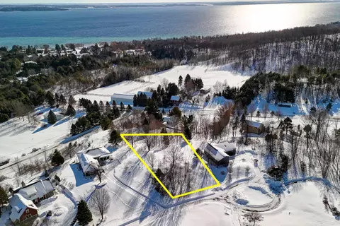 5891 S Calle, Suttons Bay, MI 49682