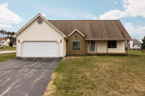 5111 Arlington, Traverse City, MI 49685