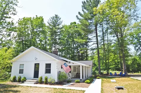 6104 S Glen Lk, Glen Arbor, MI 49636