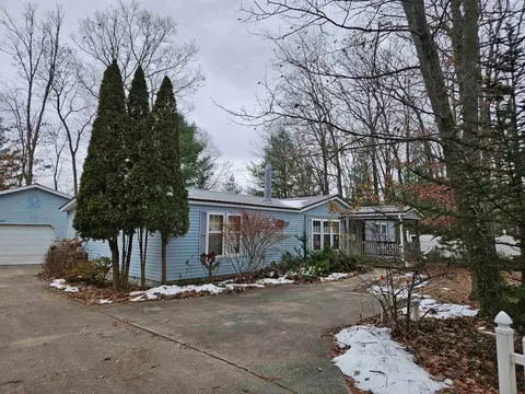 6933 W Goose Lk, Lake City, MI 49651