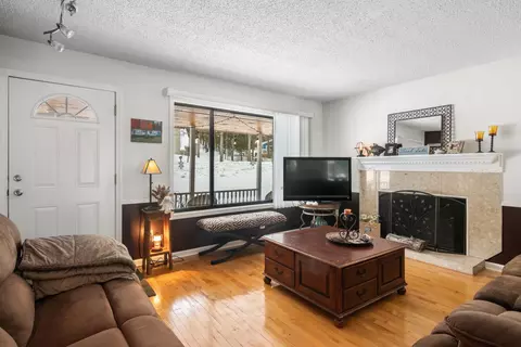 3805 Holiday Vlg, Traverse City, MI 49686