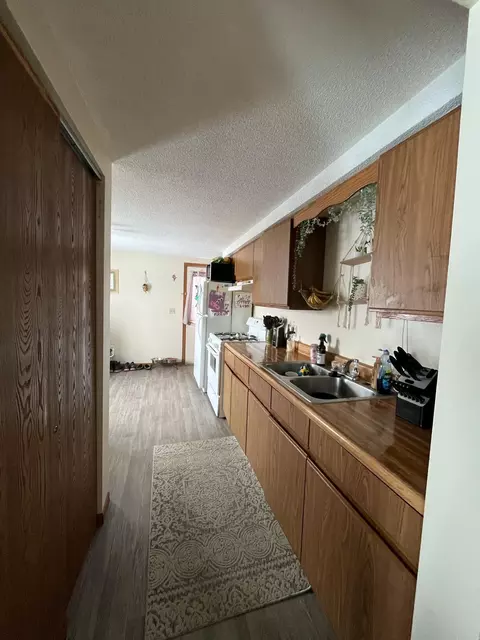 Kitchen - 1016 S Huron, Kawkawlin, MI 48631 photo 1 of 4