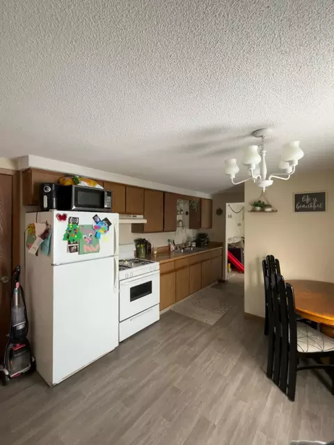 Kitchen - 1016 S Huron, Kawkawlin, MI 48631 photo 3 of 4