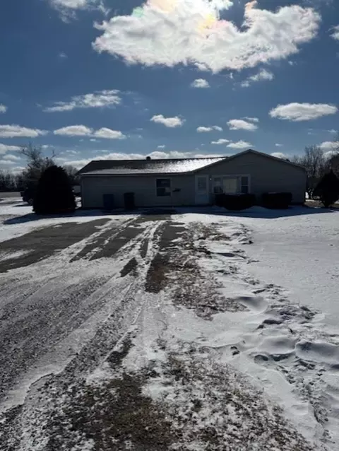 Exterior - 1016 S Huron, Kawkawlin, MI 48631 photo 1 of 2