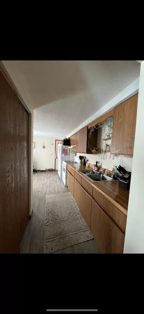 Kitchen - 1016 S Huron, Kawkawlin, MI 48631 photo 2 of 4