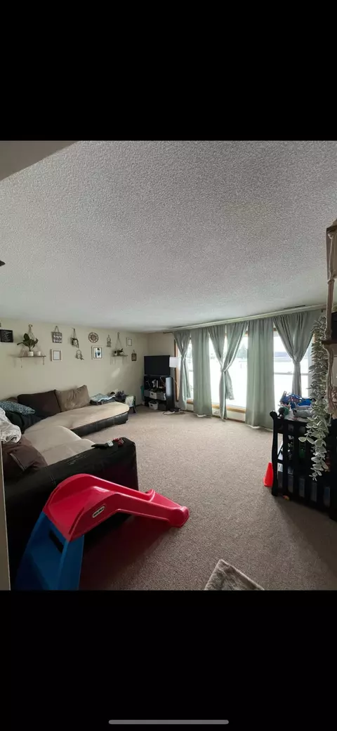 Living - 1016 S Huron, Kawkawlin, MI 48631 photo 2 of 2