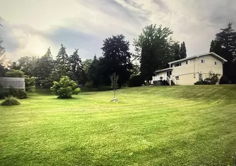 348 E Wright, Shepherd, MI 48883 photo 9