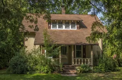 444 S Lake Leelanau, Lake Leelanau, MI 49653