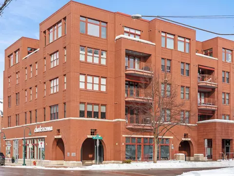 215 Washington #2F, Traverse City, MI 49684