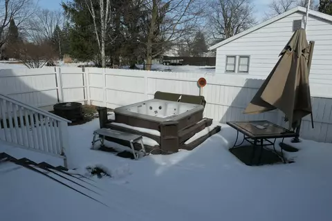 Exterior - 502 N Maple, Ithaca, MI 48847 photo 3 of 7