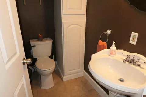 Bath - 502 N Maple, Ithaca, MI 48847 photo 1 of 2