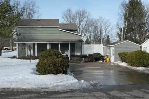 Exterior - 502 N Maple, Ithaca, MI 48847 photo 2 of 7