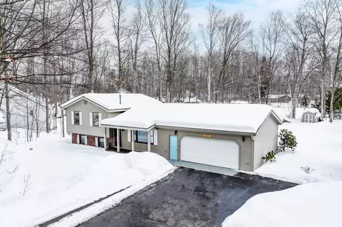 3801 Central Park, Grawn, MI 49637