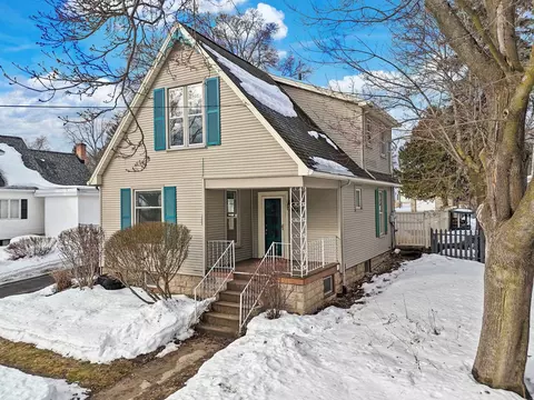 427 Monroe, Traverse City, MI 49684