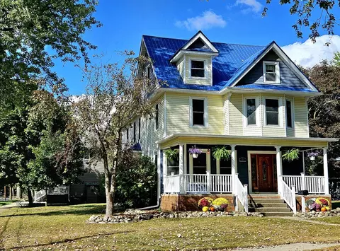 703 N N Riv, Alma, MI 48801