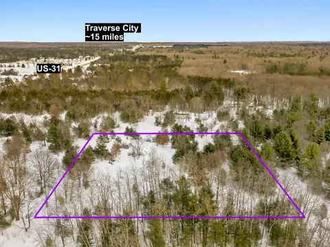 2 5 Witz End, Interlochen, MI 49643