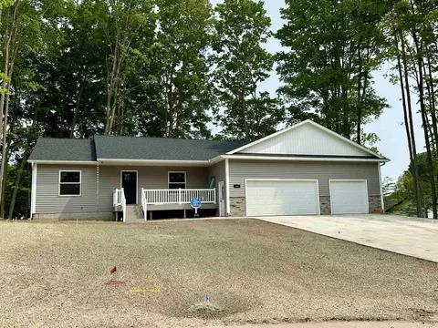 990 Birmley Ests, Traverse City, MI 49696