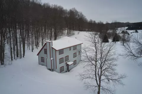 8286 W 12 14, Mesick, MI 49668