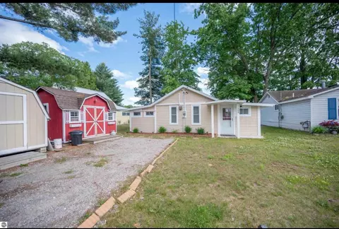 7880 W Perch Lk, Lake, MI 48632