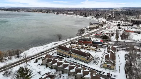 13766 S West Bayshore #203, Traverse City, MI 49684