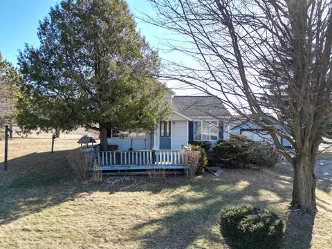 11669 W County Line, Blanchard, MI 49310