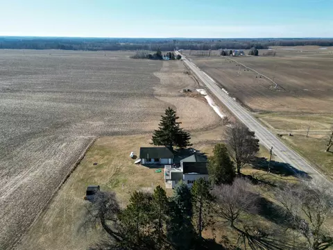 11669 W County Line, Blanchard, MI 49310 photo 5
