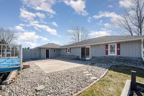 Exterior - 525 Norton Gibbs, Ithaca, MI 48847 photo 4 of 10