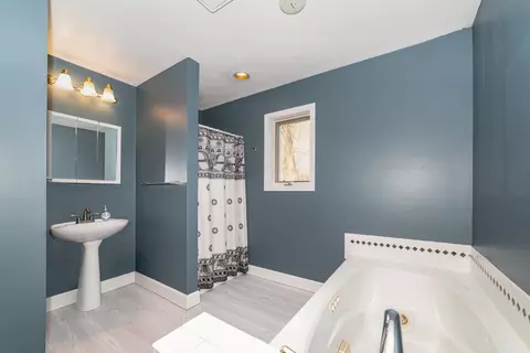 Bath - 618 S Jeffery, Ithaca, MI 48847 photo 1 of 2